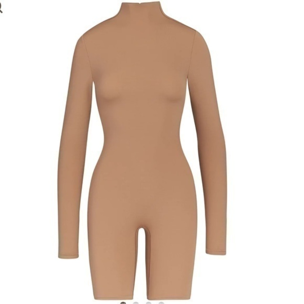ALL-IN-ONE LONG SLEEVE MID THIGH